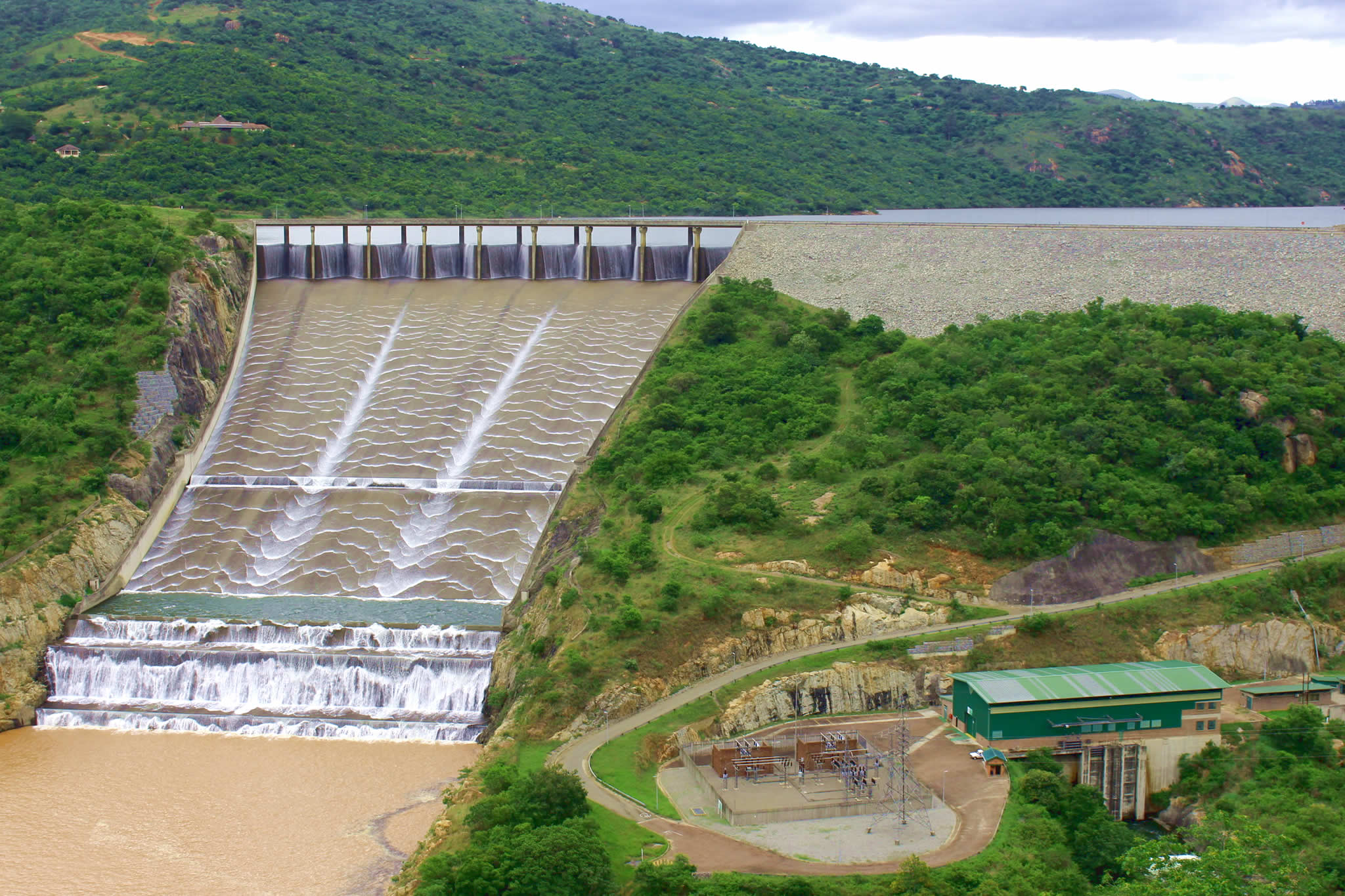 Maguga Dam Spilling